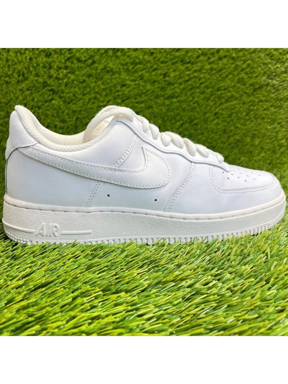 Nike‎ Air Force 1 '07 Low Mens Size 8 White Athletic Lifestyle Shoes Sneakers